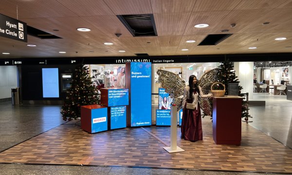Weihnachts-Fee am Flughafen Z&uuml;rich