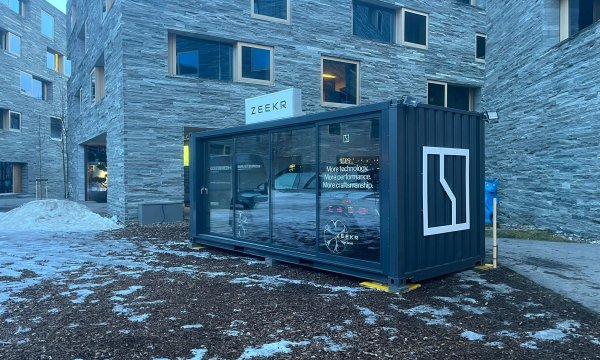 Zeekr-Container f&uuml;r Outdoor-Auftritt